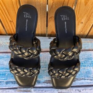 ⚡️⚡️Time & Tru Women Sandals Braided Two Band Slides Black Size 7